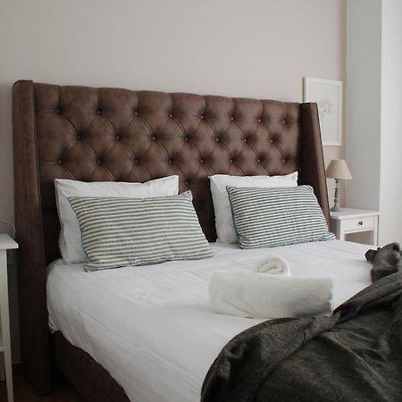 Suite 2 Bedrooms Атина Екстериор снимка