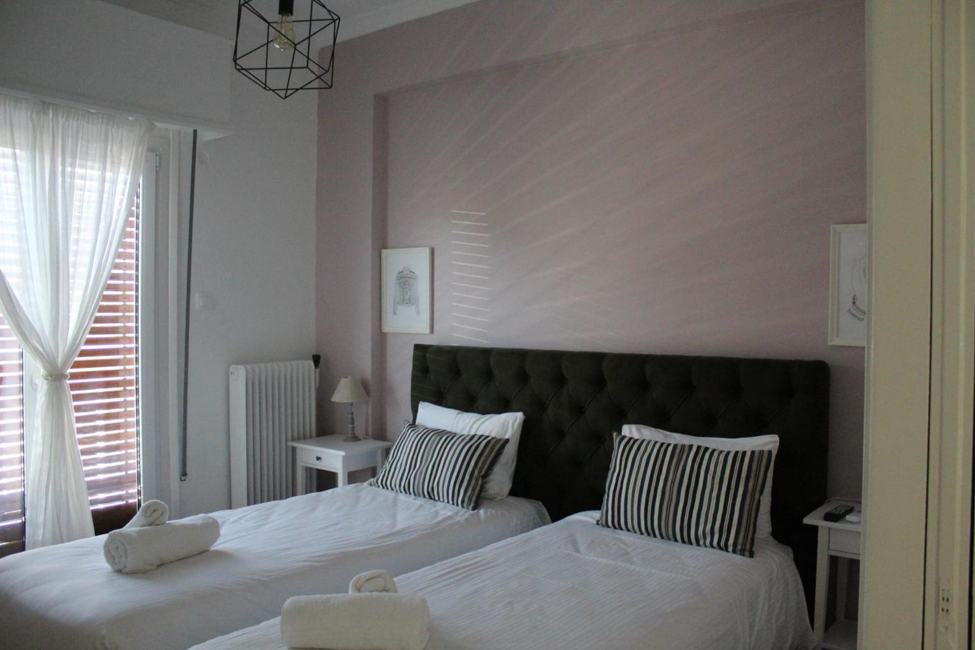 Suite 2 Bedrooms Атина Екстериор снимка